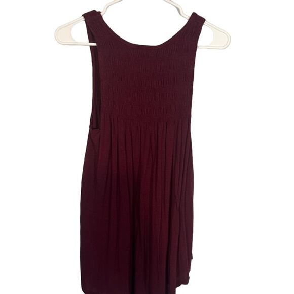 Universal Threads Wine Maroon Textured Accordion Sleeveless Blouse Women Sz M - Picture 2 of 6